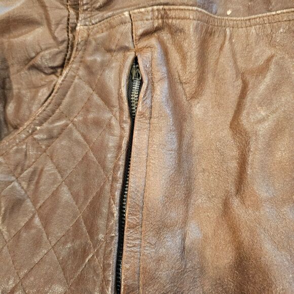Distressed Leather Motorcycle Jacket Zippered Vents 20 In. Shoulder to Shoulder - Picture 14 of 15